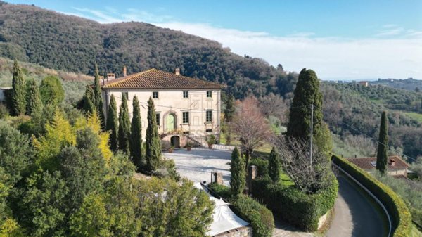 villa in vendita a Lucca in zona Torre