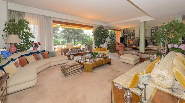 casa indipendente in vendita a Lucca in zona Vallebuia