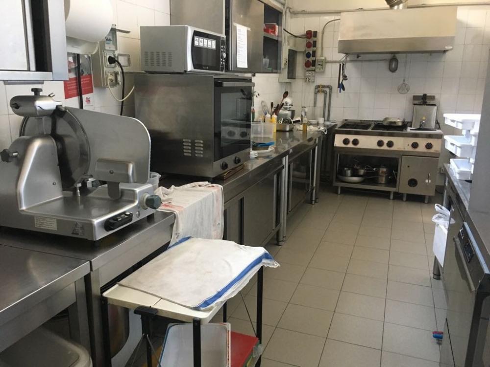 negozio in vendita a Lucca in zona Centro Città