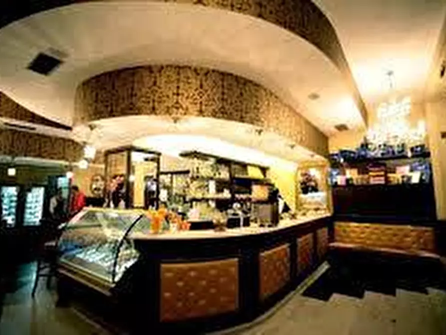 negozio in vendita a Lucca in zona Centro Città