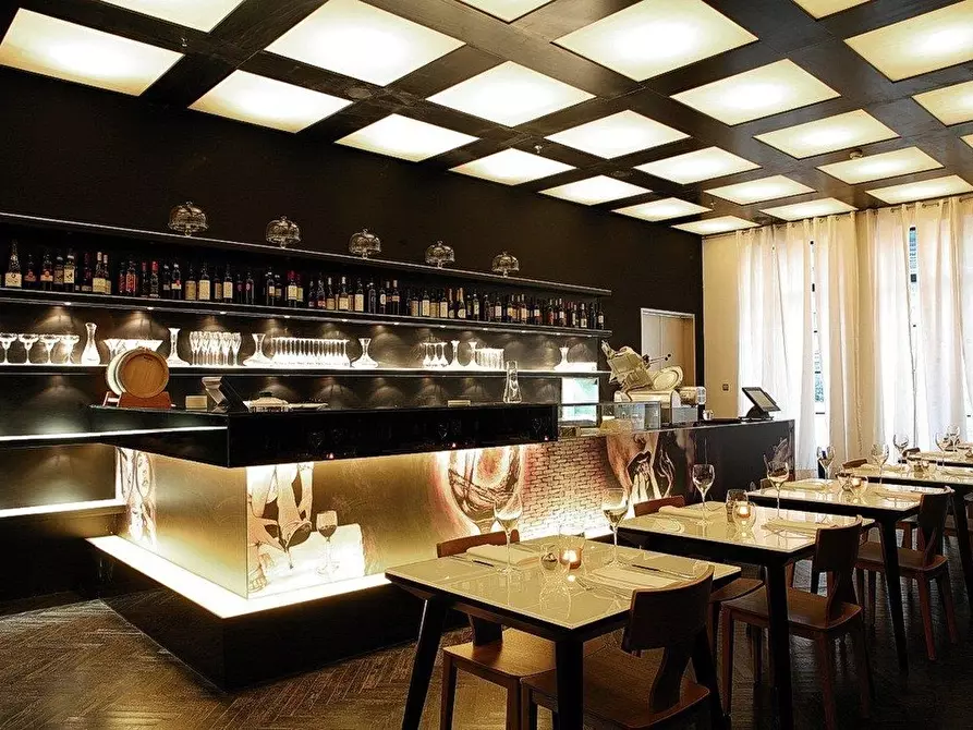 negozio in vendita a Lucca in zona Centro Città