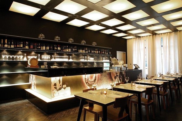 negozio in vendita a Lucca in zona Centro Città