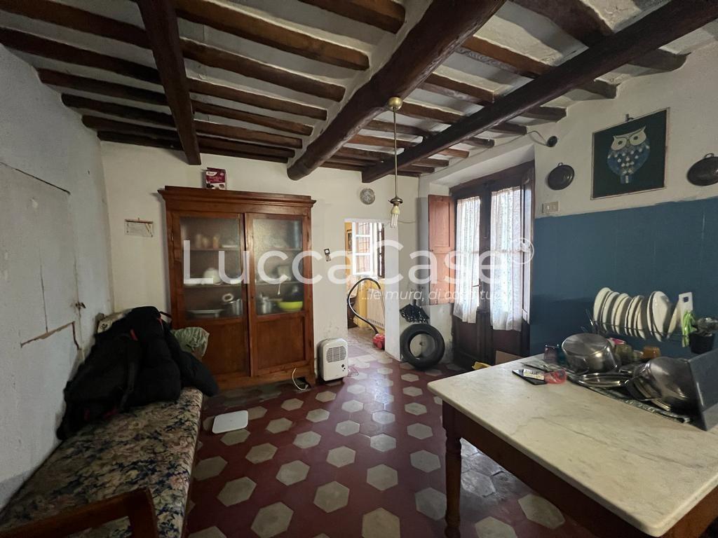 casa indipendente in vendita a Lucca