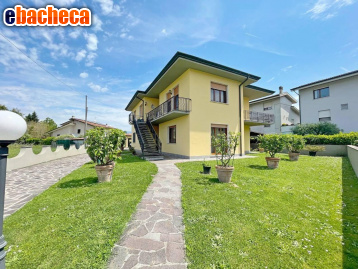 casa indipendente in vendita a Lucca in zona Nave