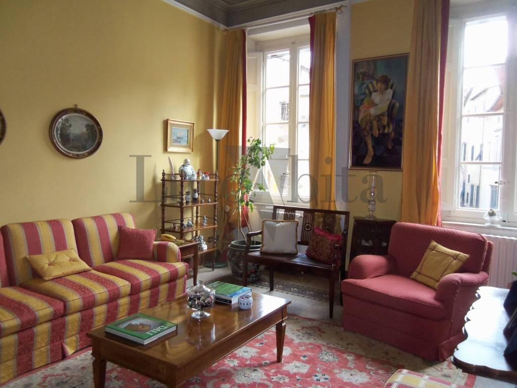 appartamento in vendita a Lucca in zona Centro Città