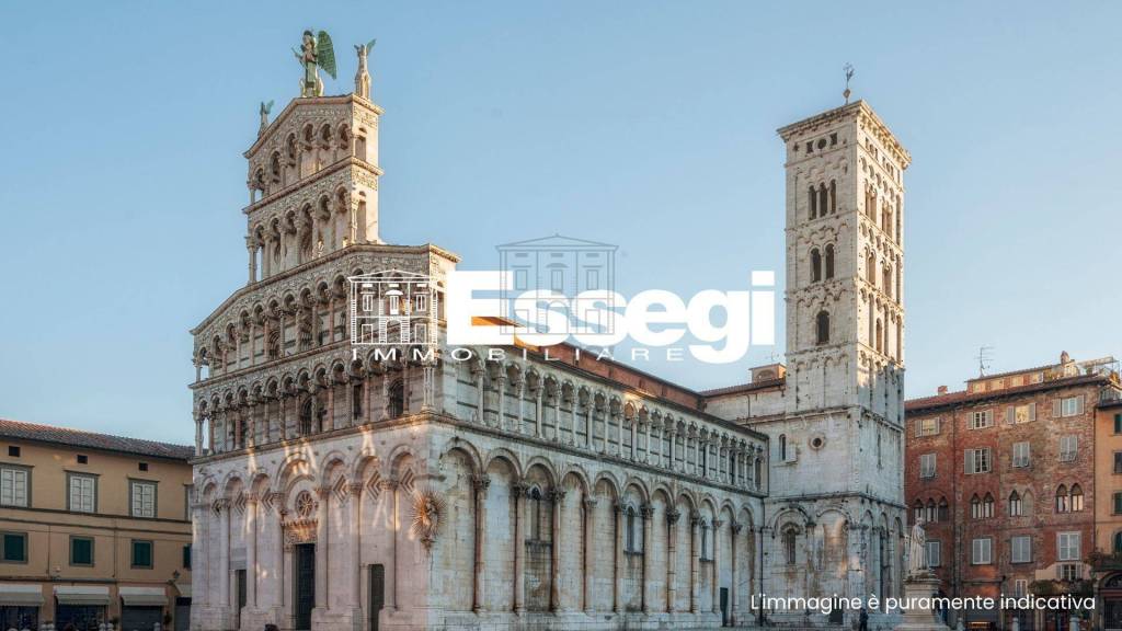 negozio in vendita a Lucca in zona Centro Città