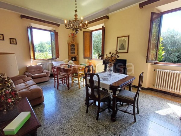 casa indipendente in vendita a Lucca in zona Mutigliano