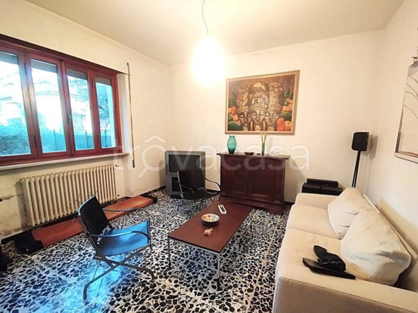 casa indipendente in vendita a Lucca in zona Mutigliano