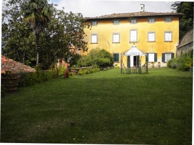 casa indipendente in vendita a Lucca