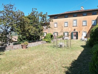casa indipendente in vendita a Lucca