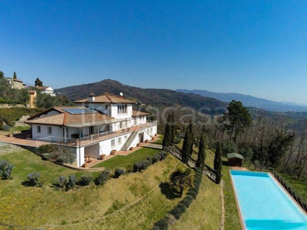 casa indipendente in vendita a Lucca in zona Centro Città