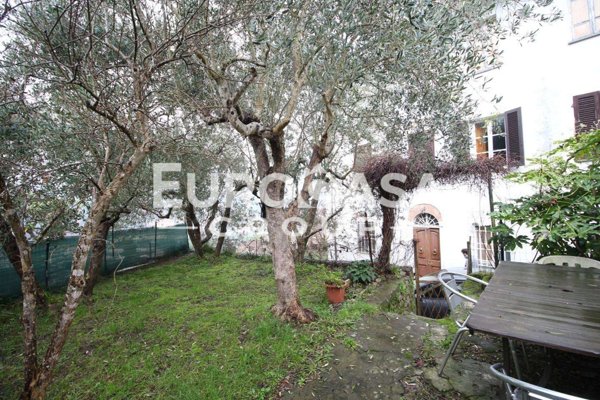 intera palazzina in vendita a Lucca in zona Santa Maria del Giudice