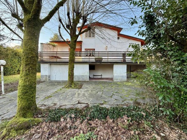 casa indipendente in vendita a Lucca in zona zona Sorbano