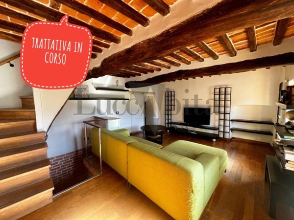 casa indipendente in vendita a Lucca