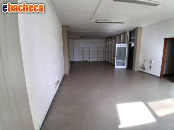 negozio in vendita a Lucca in zona zona San Marco