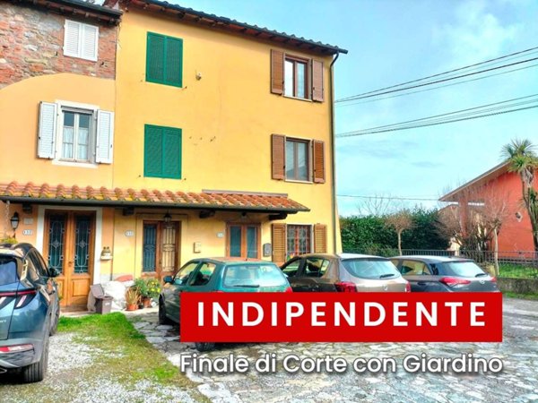 casa indipendente in vendita a Lucca in zona Pozzuolo