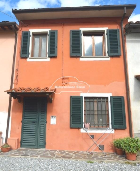 casa indipendente in vendita a Lucca in zona Centro Città