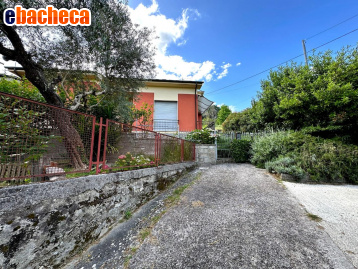 appartamento in vendita a Lucca in zona Nozzano