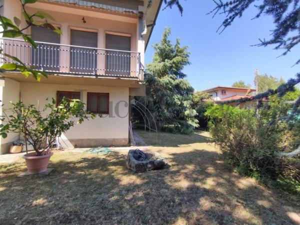 casa indipendente in vendita a Lucca in zona zona Antraccoli