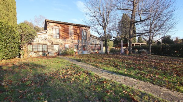 casa indipendente in vendita a Lucca in zona Centro Città