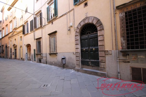 appartamento in vendita a Lucca in zona Centro Città