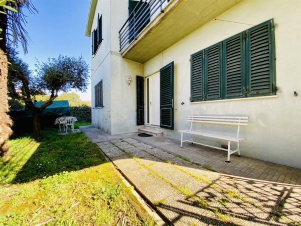 casa indipendente in vendita a Lucca in zona San Pietro a Vico