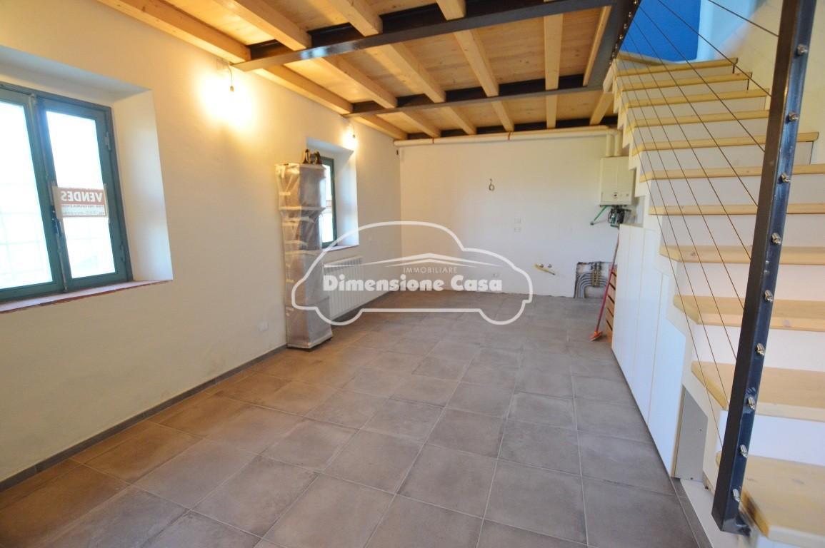 casa indipendente in vendita a Lucca in zona zona Antraccoli