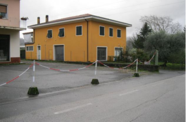 negozio in vendita a Lucca in zona Ponte a Moriano