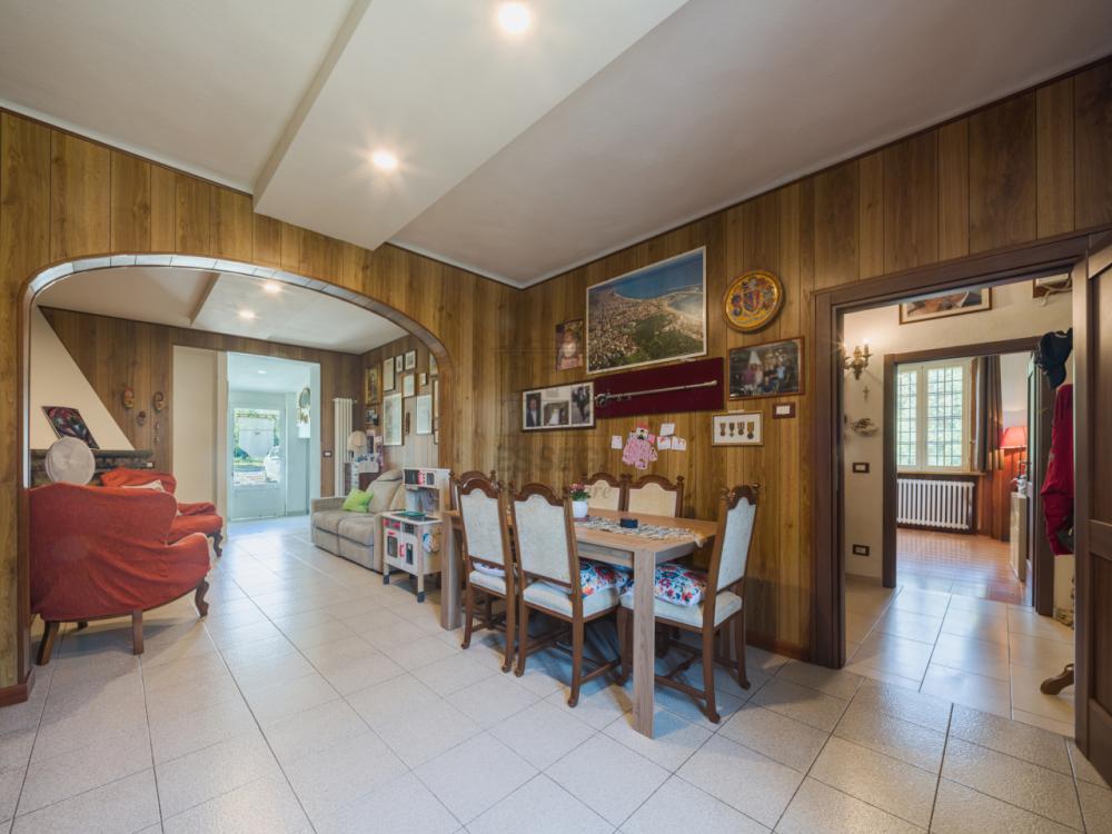 casa indipendente in vendita a Lucca