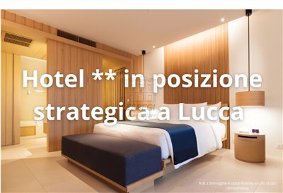 negozio in vendita a Lucca in zona Centro Città
