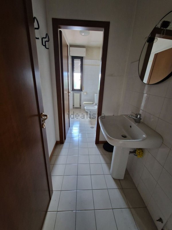 ufficio in vendita a Lucca in zona zona Arancio