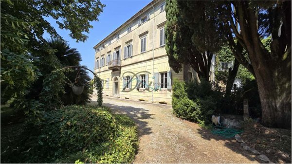 casa indipendente in vendita a Lucca in zona Ponte a Moriano