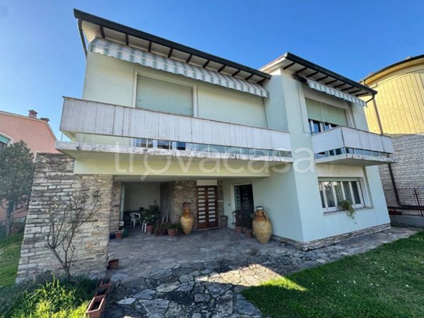 casa indipendente in vendita a Lucca in zona Zona San Concordio