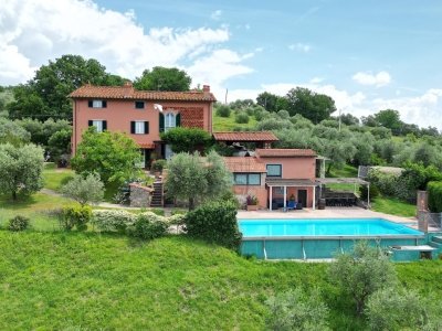 casa indipendente in vendita a Lucca in zona zona San Vito