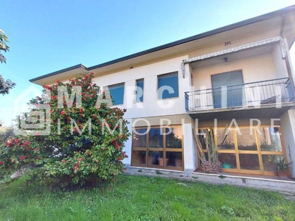 casa indipendente in vendita a Lucca in zona Zona San Concordio
