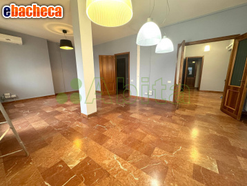 appartamento in vendita a Lucca in zona Centro Città