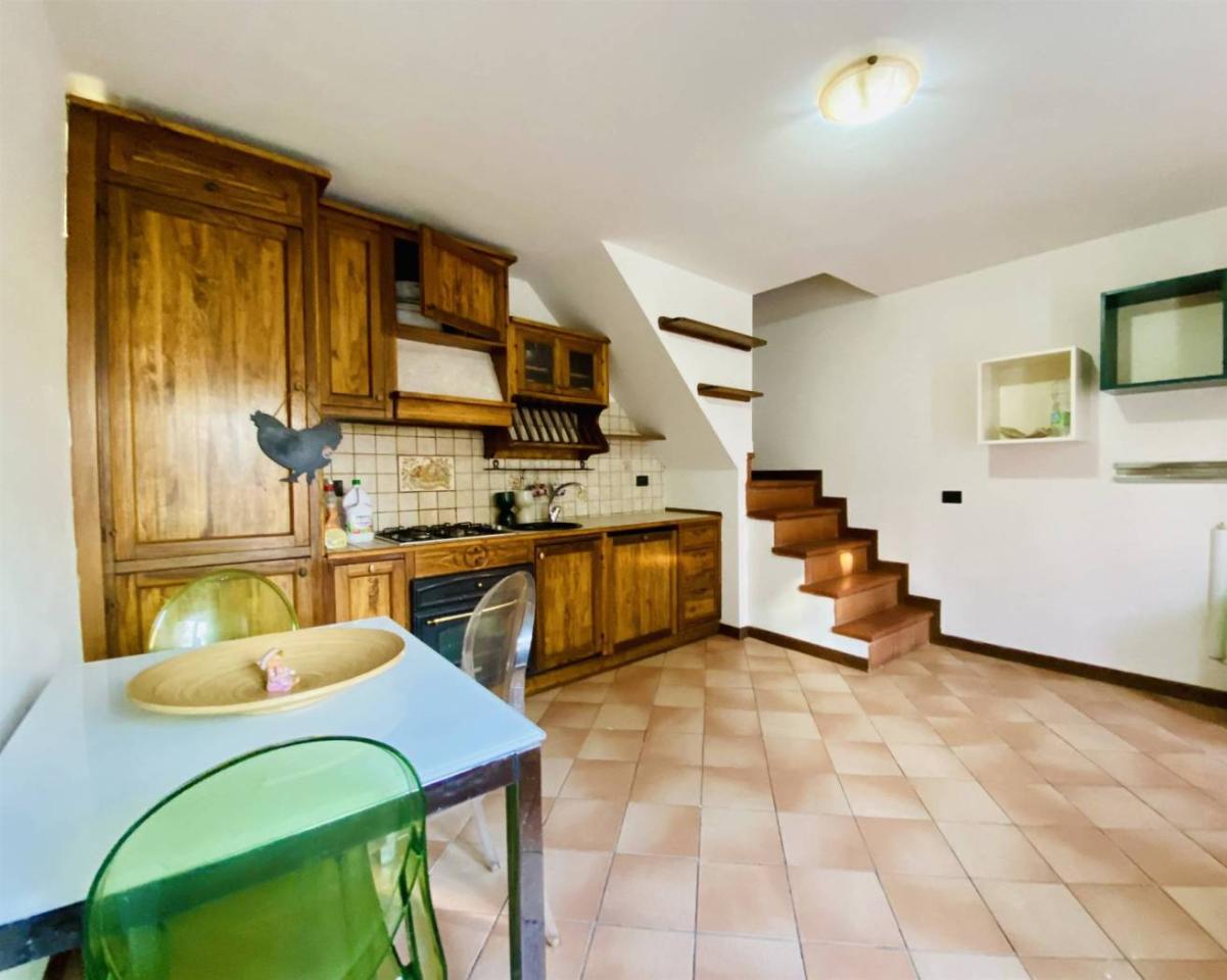 casa indipendente in vendita a Lucca in zona San Cassiano a Vico