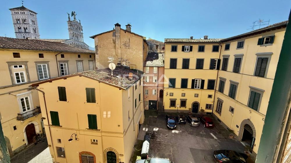 appartamento in vendita a Lucca in zona Centro Città