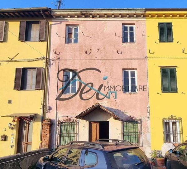 casa indipendente in vendita a Lucca in zona San Pietro a Vico