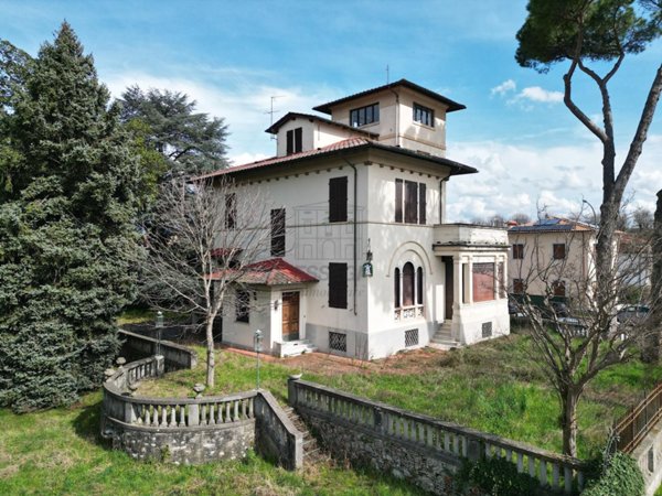 casa indipendente in vendita a Lucca in zona zona Arancio