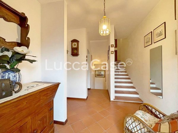 casa indipendente in vendita a Lucca
