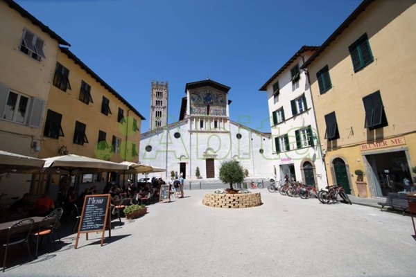 locale commerciale in vendita a Lucca in zona Zona San Concordio