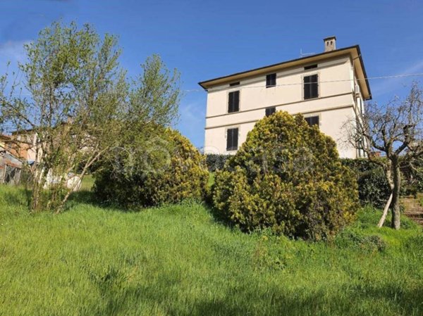 casa indipendente in vendita a Lucca in zona Ponte a Moriano