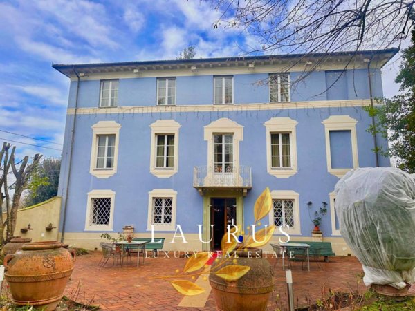 villa in vendita a Lucca in zona San Lorenzo a Vaccoli