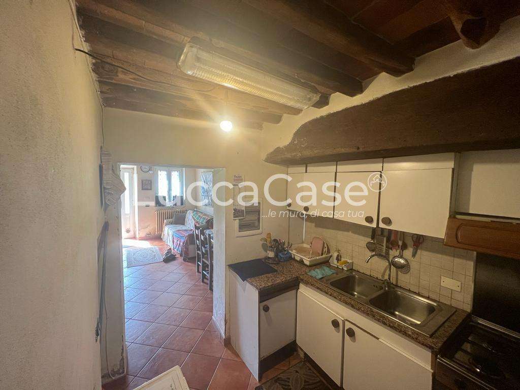 intera palazzina in vendita a Lucca in zona Sant'Anna