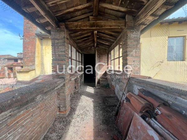 appartamento in vendita a Lucca in zona Centro Città