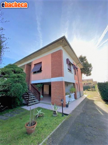 casa indipendente in vendita a Lucca in zona San Cassiano a Vico