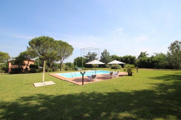 casa indipendente in vendita a Lucca in zona Centro Città