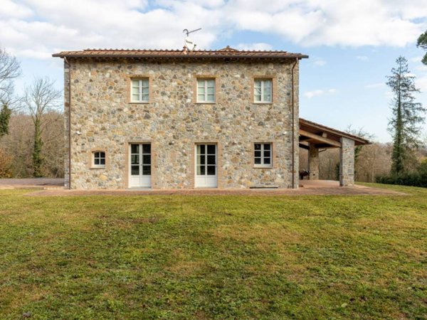 casa indipendente in vendita a Lucca in zona Monte San Quirico