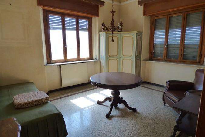 intera palazzina in vendita a Lucca